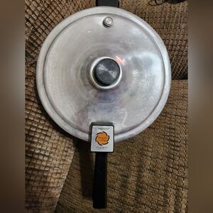 Vintage Presto Pressure Cooker Aluminum 6qt With Jiggler 409A 1251 No Insert
